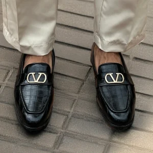 Crovitor V Buckle Black Tassel